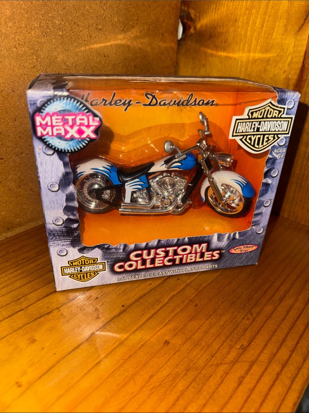 Metal Maxx Harley Davidson Motorcycle 1:17 Die Cast Replica FXSTD Softail Deuce